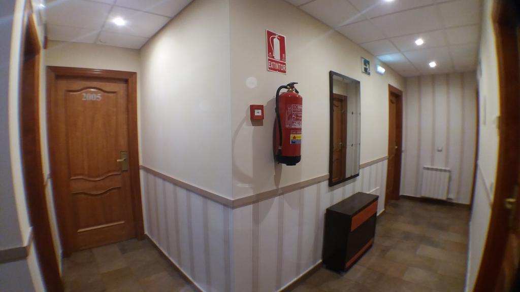 Hostal Venecia II Monzón Eksteriør bilde